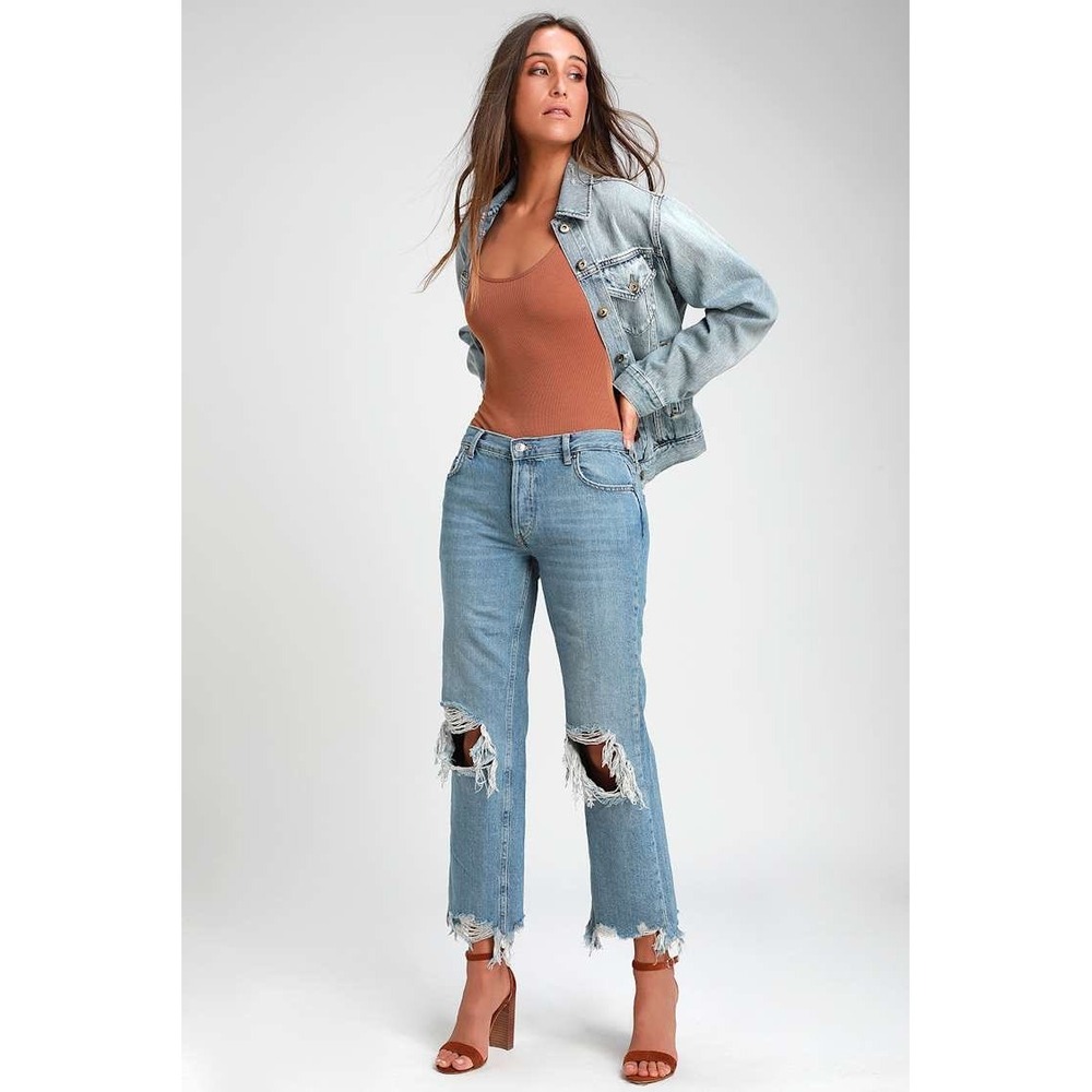 We The Free People Maggie Mid Rise Distressed Jeans Sz 26 Raw Cropped Light Wash